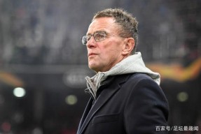 开云-库里在曼联比赛中战术调整，精彩发挥引发热议！的简单介绍