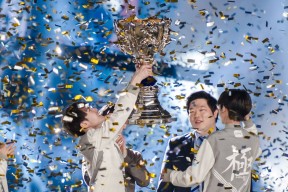 Kaiyun-关于Rookie回归赛场，赛况扑朔迷离首场状态亮眼，FPX观众沸腾！的信息