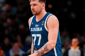 开云体育-东契奇连续十五场比赛得分超过突破纪录，快船挑战极限！的简单介绍