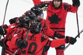 开云体育-包含蒂姆关键节点惊险取胜，加拿大队带队取胜！的词条